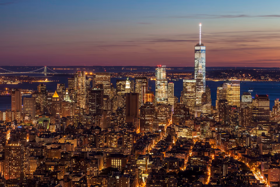 the new york skyline at night
