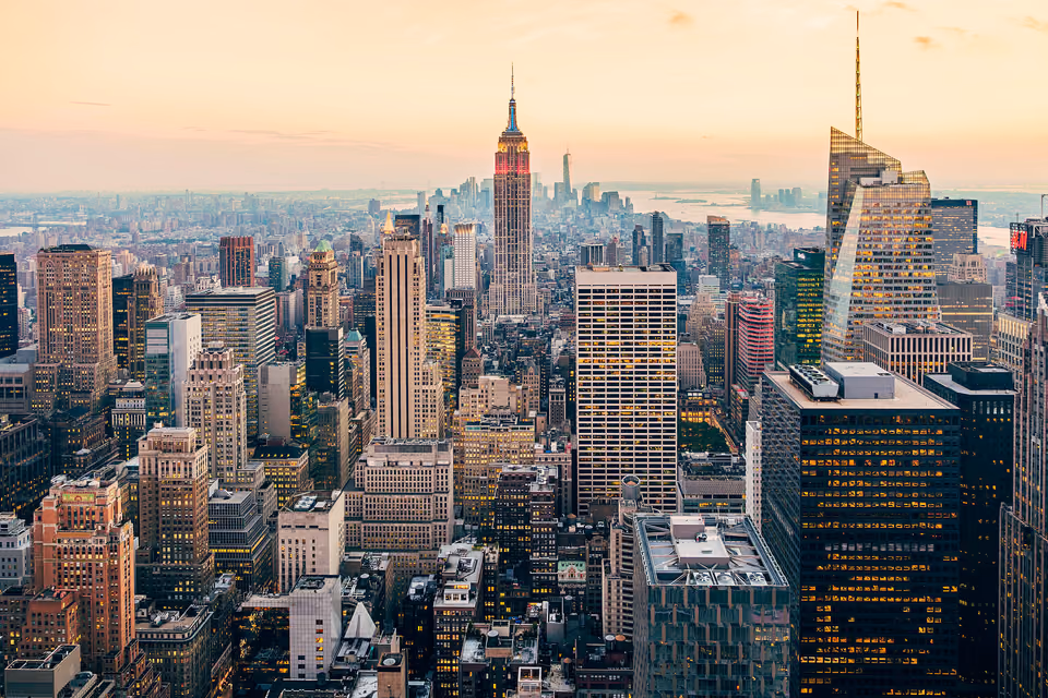 a view of a city skyline with many tall buildings
